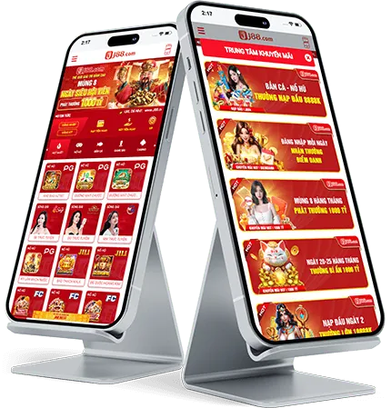 Hình ảnh hai chú gà đang thi đấu trong đá gà trực tuyến